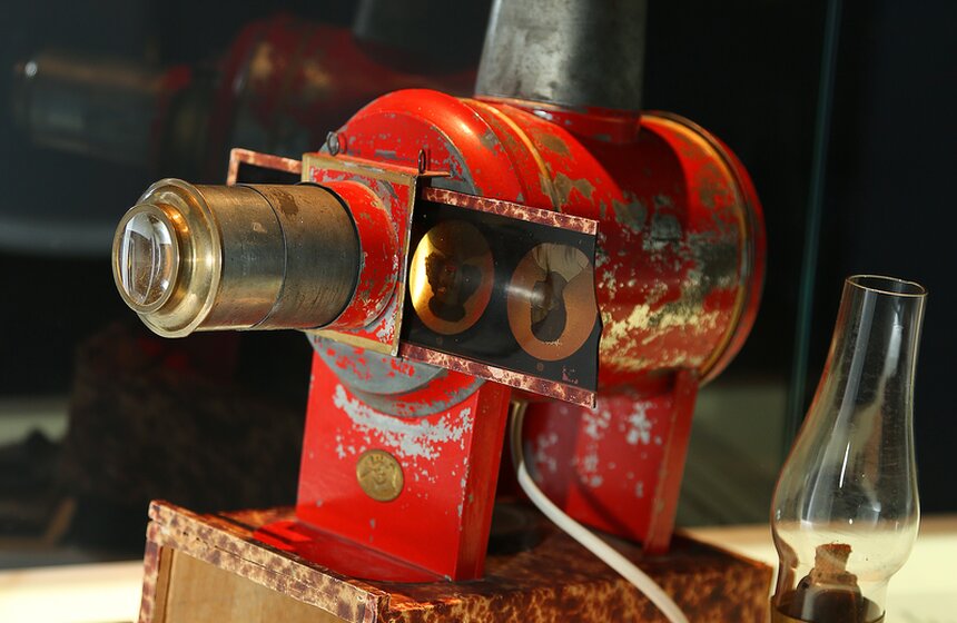 В Москве открылась выставка "НИИ ОП! Наука. Искусство. Иллюзии" 13 фото