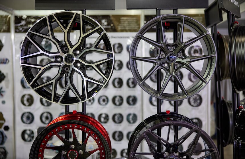 Международная выставка "Интеравто" представила новинки автомобильной индустрии 6 фото