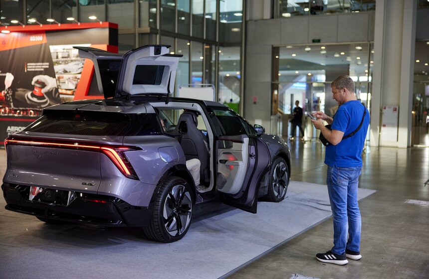 Международная выставка "Интеравто" представила новинки автомобильной индустрии 8 фото