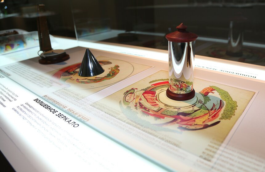 В Москве открылась выставка "НИИ ОП! Наука. Искусство. Иллюзии" 2 фото