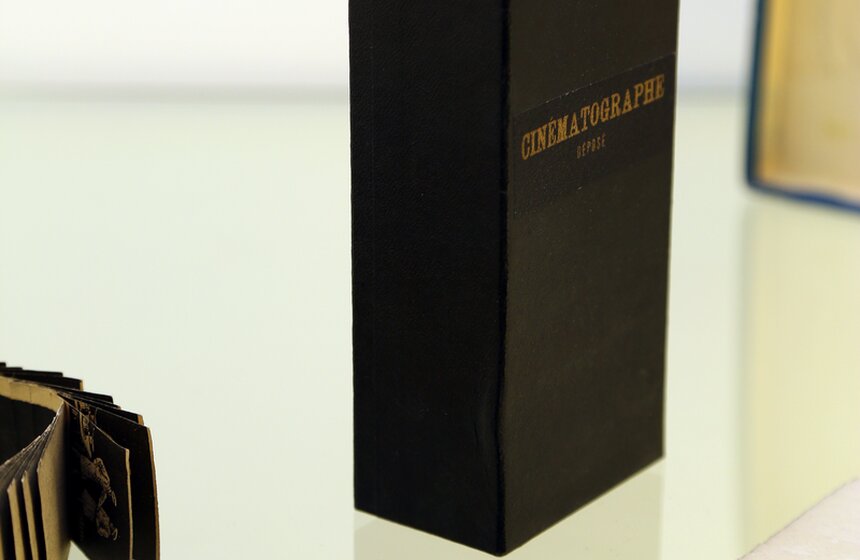 В Москве открылась выставка "НИИ ОП! Наука. Искусство. Иллюзии" 23 фото