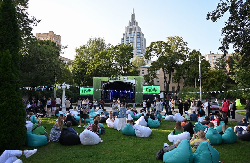Музыкальный фестиваль "Солома" прошел в Москве 44 фото