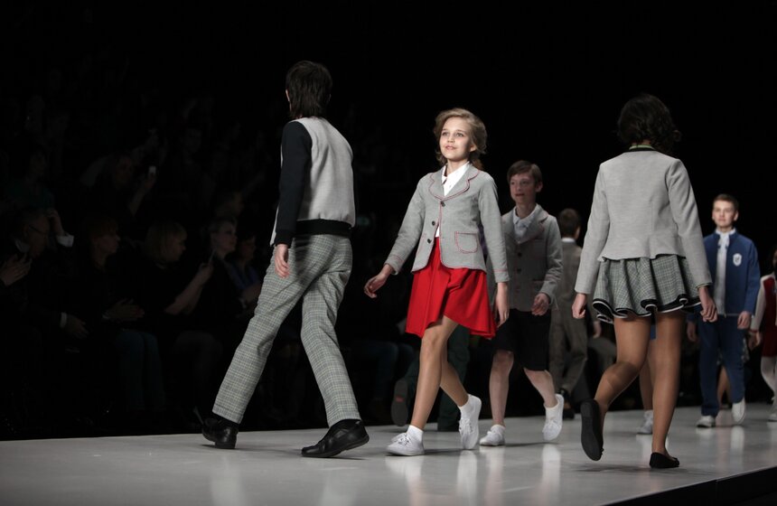 В столице прошел показ нового дизайна школьной формы 11 фото