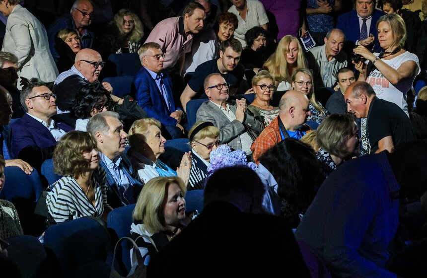 Посвященный 90-летию Александра Ширвиндта спектакль прошел в Театре сатиры 24 фото