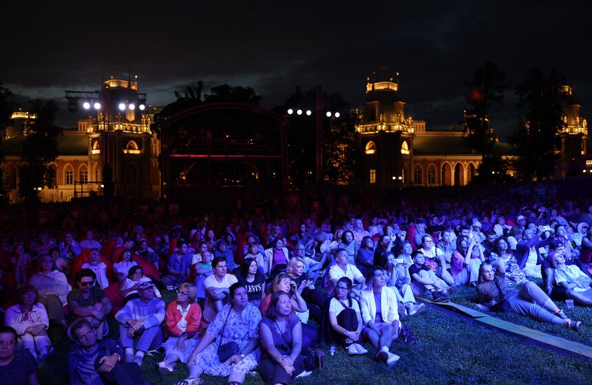 Первый концерт в рамках фестиваля "Усадьбы Москвы" прошел в Царицыне 17 фото