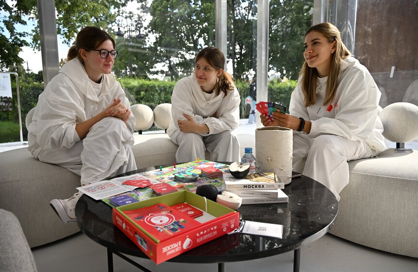 Форум-фестиваль "Москва 2030" открыл маркет будущего "Сделано в Москве" 34 фото