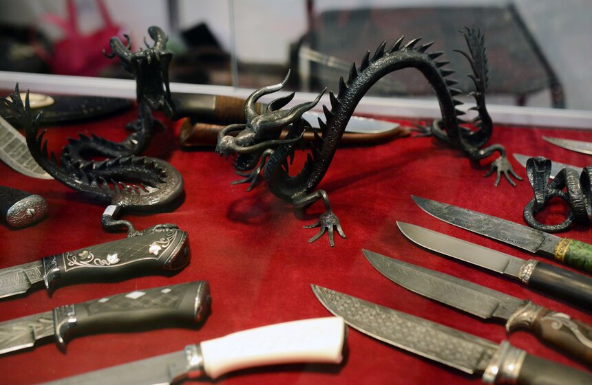 В КВЦ "Сокольники" проходит выставка холодного оружия 19 фото