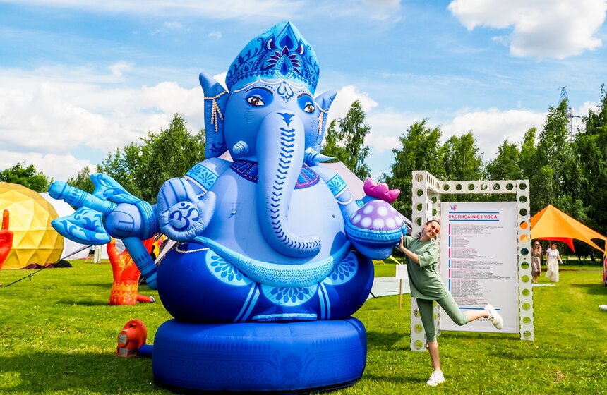 Международный день йоги отпраздновали в музее-заповеднике "Царицыно" 14 фото