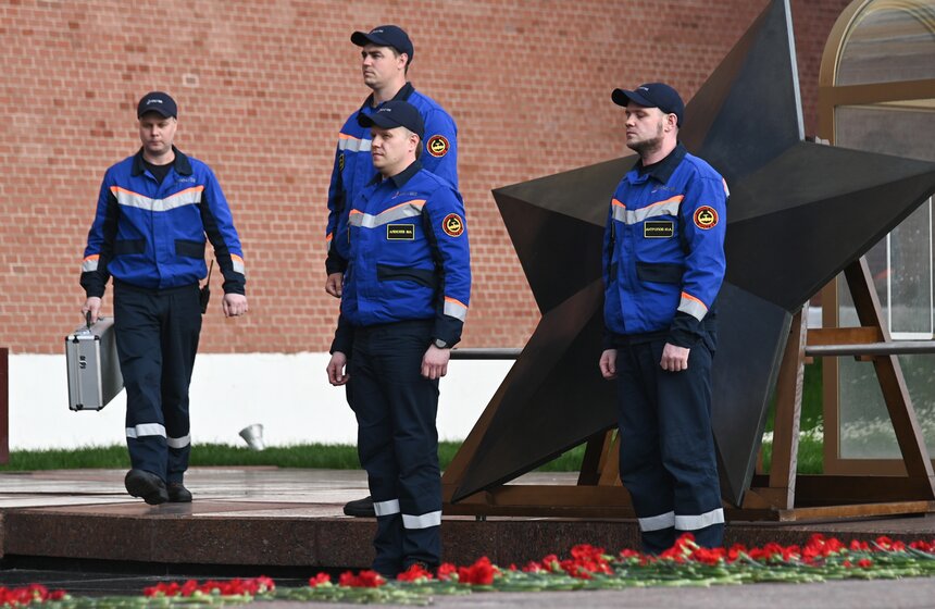 Профилактику Вечного огня провели в преддверии Дня памяти и скорби в Москве 13 фото