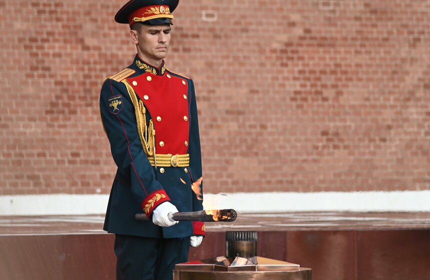 Профилактику Вечного огня провели в преддверии Дня памяти и скорби в Москве 11 фото