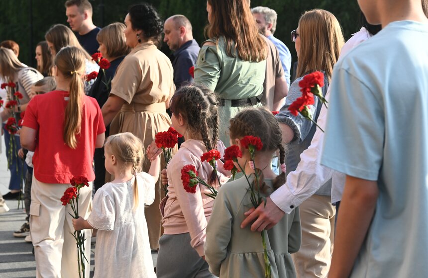 Профилактику Вечного огня провели в преддверии Дня памяти и скорби в Москве 3 фото