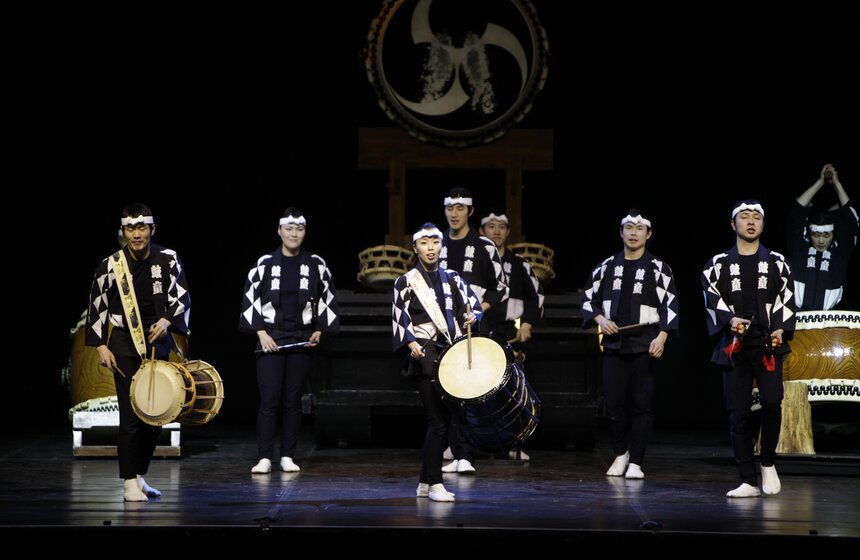 В "Крокус Сити Холле" выступили японские барабанщики Kodo 14 фото