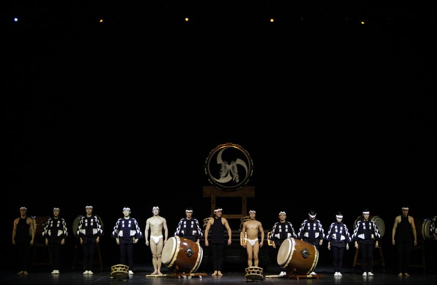 В "Крокус Сити Холле" выступили японские барабанщики Kodo 11 фото