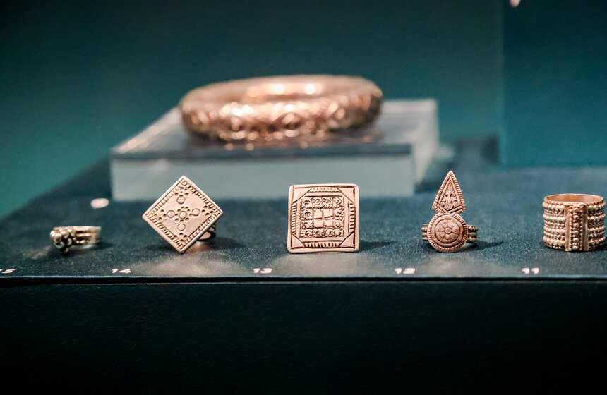 Выставка "Серебряные сокровища Омана" открылась в Музеях Московского Кремля 8 фото