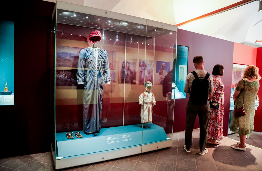 Выставка "Серебряные сокровища Омана" открылась в Музеях Московского Кремля 18 фото