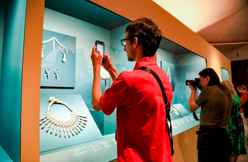 Выставка "Серебряные сокровища Омана" открылась в Музеях Московского Кремля 13 фото