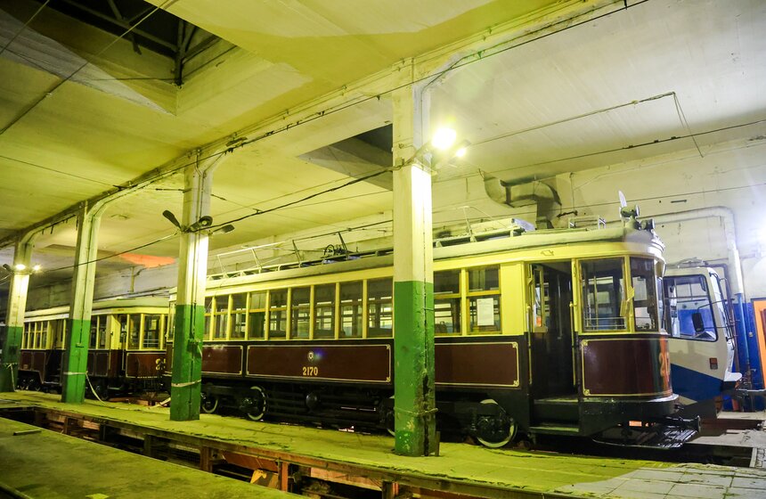 Генеральная репетиция парада ретротранспорта прошла в Москве в ночь на 11 июля 1 фото