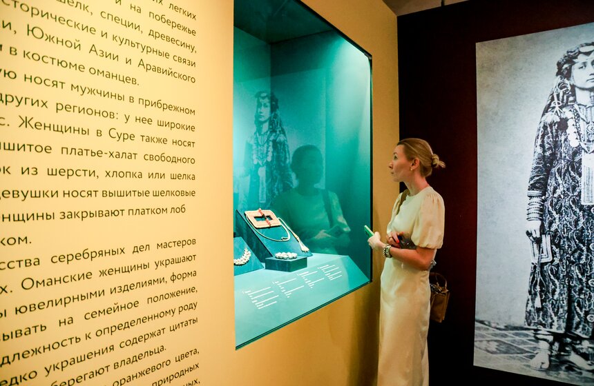 Выставка "Серебряные сокровища Омана" открылась в Музеях Московского Кремля 7 фото