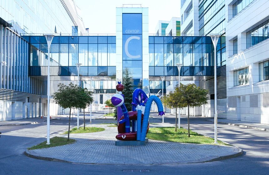 Фестиваль уличного искусства "Здесь и Сейчас" подготовили в "Сколкове" 28 фото