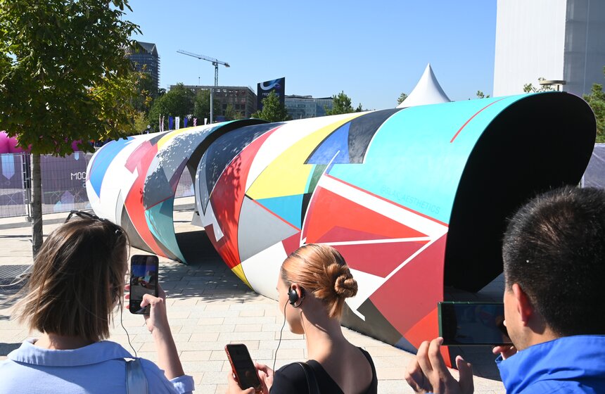 Фестиваль уличного искусства "Здесь и Сейчас" подготовили в "Сколкове" 6 фото