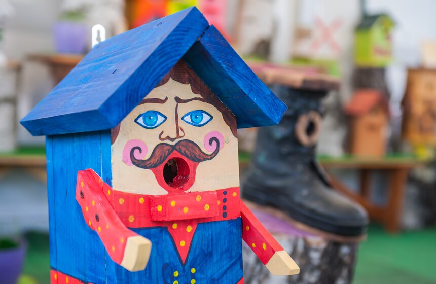 Москвичи сделали в "Сокольниках" скворечники для птиц 8 фото