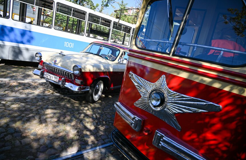 Более 150 тыс человек посетили парад трамваев в столице 5 фото