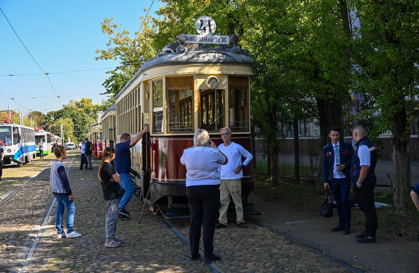Более 150 тыс человек посетили парад трамваев в столице 3 фото
