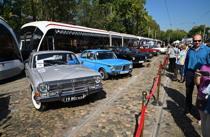 Более 150 тыс человек посетили парад трамваев в столице 23 фото