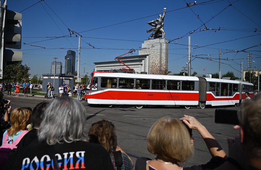 Более 150 тыс человек посетили парад трамваев в столице 13 фото