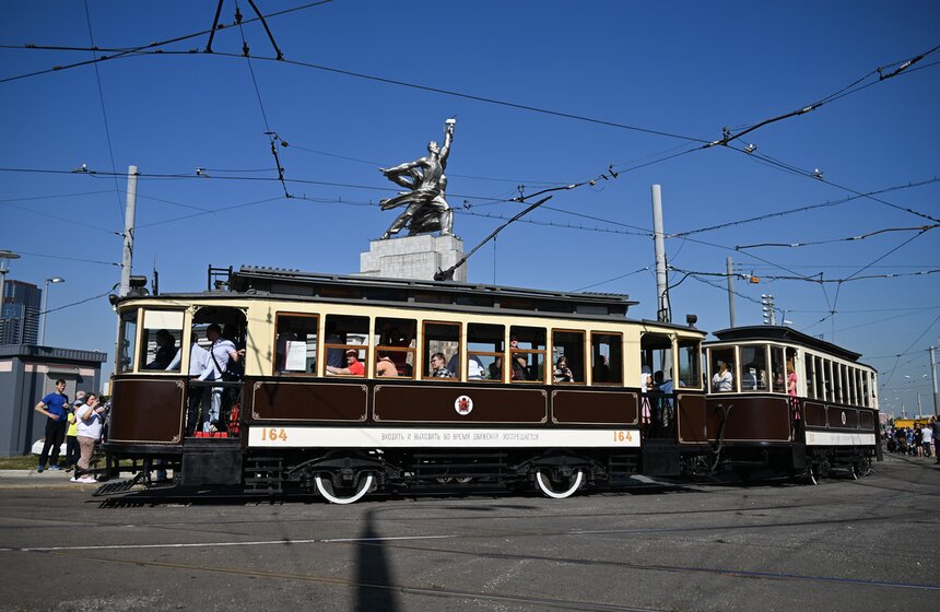 Более 150 тыс человек посетили парад трамваев в столице 9 фото