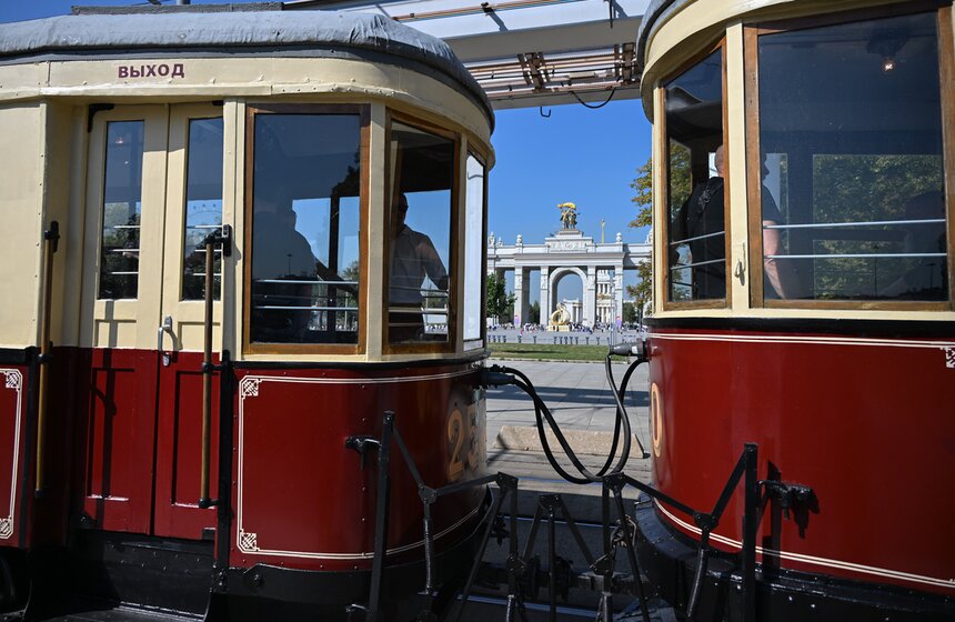 Более 150 тыс человек посетили парад трамваев в столице 14 фото