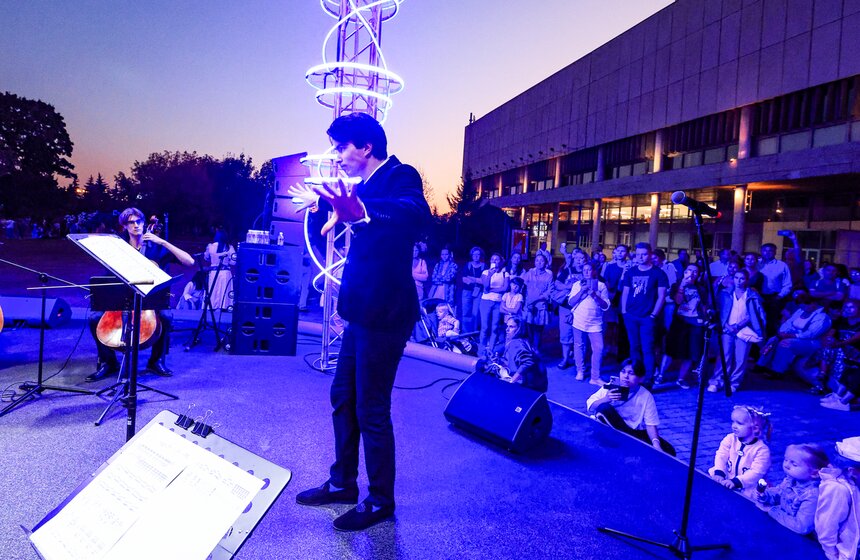 Концерт  "День города с телеканалом Москва 24" провели в "Музеоне" 4 фото