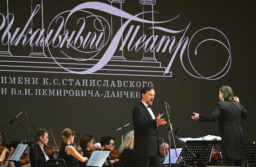 Фестиваль "Театральный марш" прошел в столичном саду "Эрмитаж" 21 фото