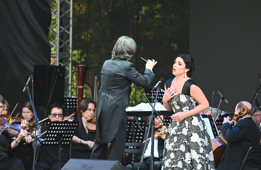 Фестиваль "Театральный марш" прошел в столичном саду "Эрмитаж" 14 фото