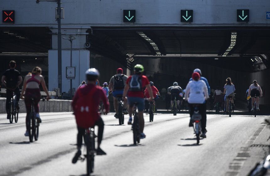 Около 50 тыс человек приняли участие в велофестивале на ВДНХ 16 фото