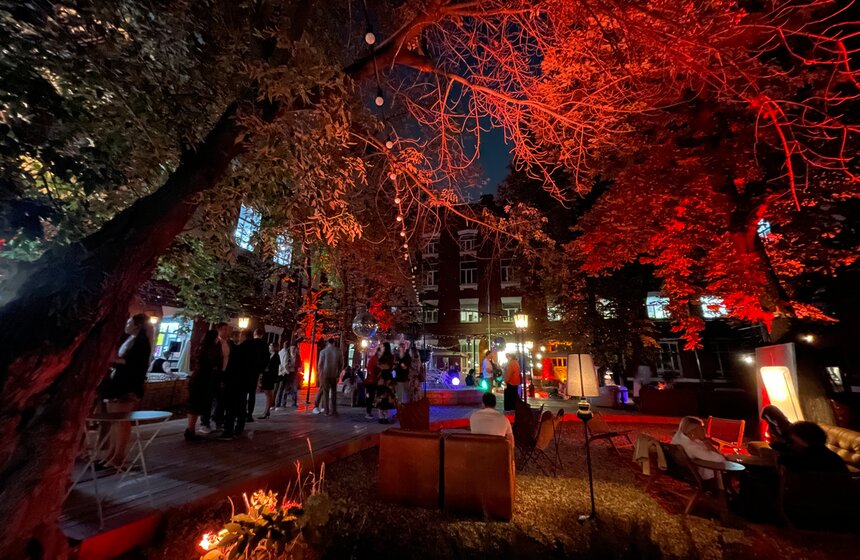 Арт-резиденция и три новых мурала появились на территории бывшего завода "Кристалл" 10 фото