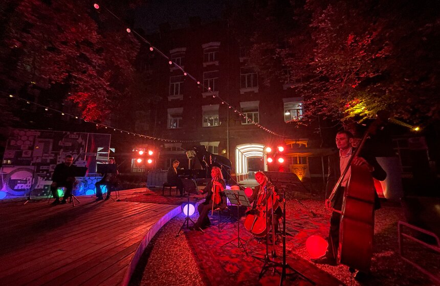 Арт-резиденция и три новых мурала появились на территории бывшего завода "Кристалл" 14 фото