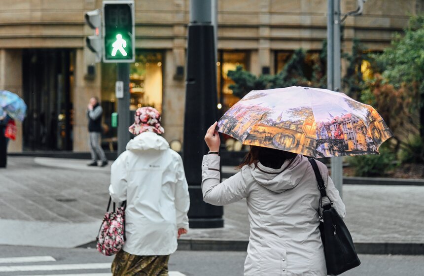 Дождливая и ветреная погода накрыла Москву 27 сентября 15 фото