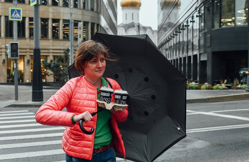 Дождливая и ветреная погода накрыла Москву 27 сентября 11 фото