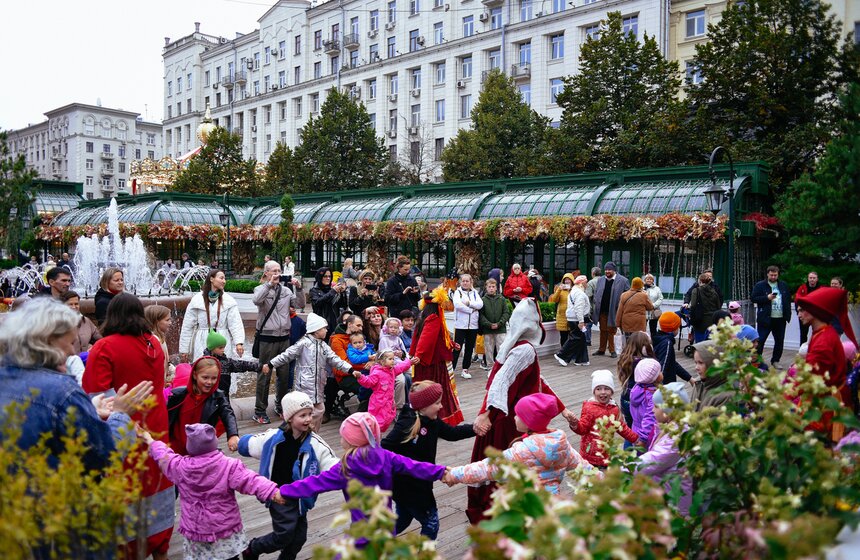 Фестиваль "Золотая осень. Праздник урожая" проходит в Москве 10 фото
