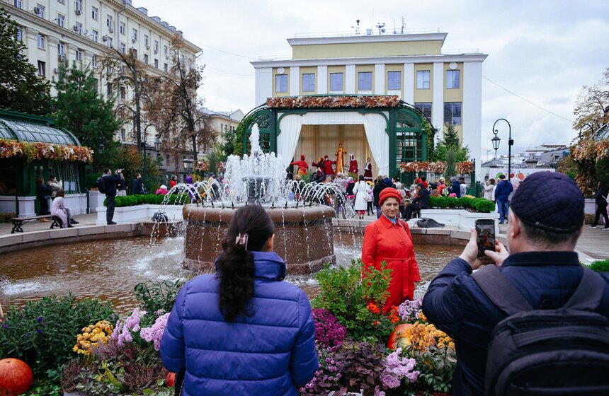 Фестиваль "Золотая осень. Праздник урожая" проходит в Москве 12 фото