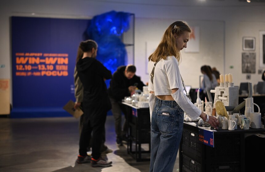В Москве прошел IX осенний маркет современного искусства WIN-WIN 15 фото