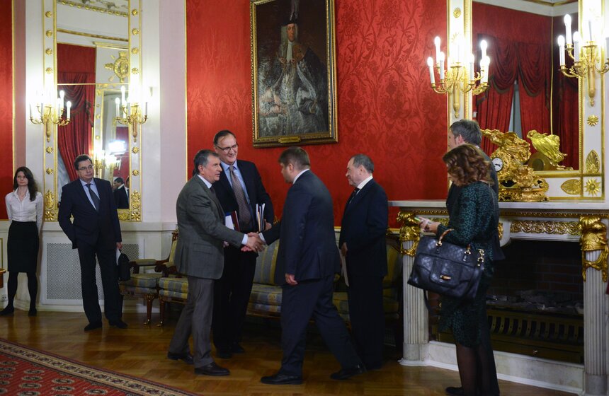 Москва и "Роснефть" подписали соглашение о сотрудничестве 9 фото