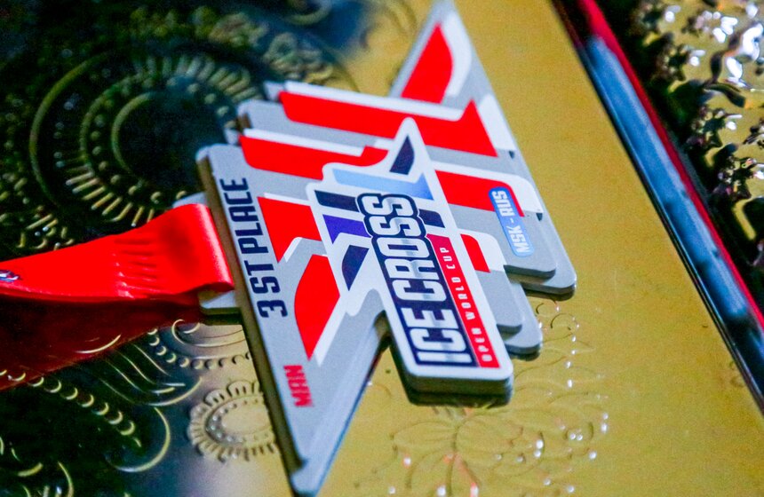 Соревнования по скоростному спуску на коньках состоялись в Москве 23 фото