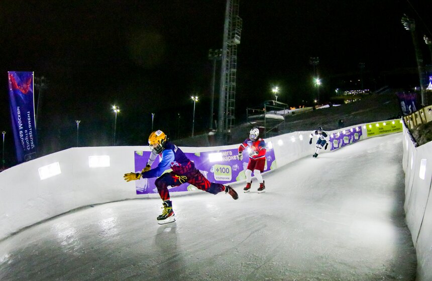 Соревнования по скоростному спуску на коньках состоялись в Москве 7 фото
