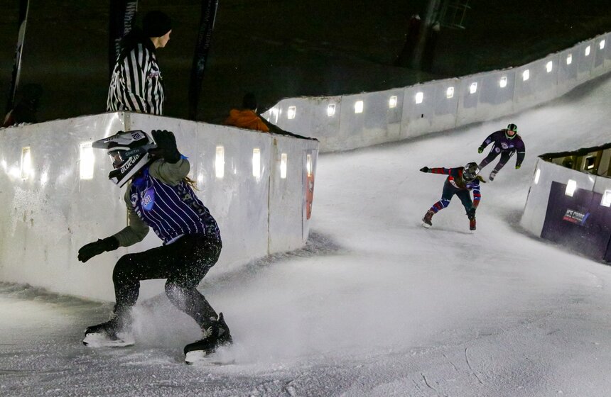 Соревнования по скоростному спуску на коньках состоялись в Москве 11 фото