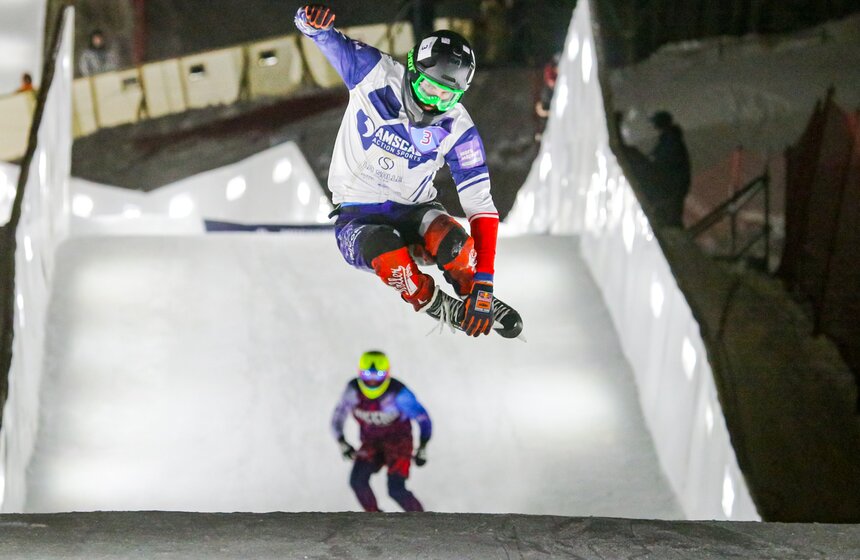 Соревнования по скоростному спуску на коньках состоялись в Москве 18 фото