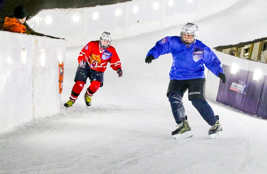 Соревнования по скоростному спуску на коньках состоялись в Москве 15 фото