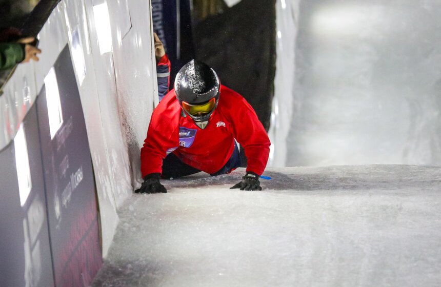 Соревнования по скоростному спуску на коньках состоялись в Москве 4 фото
