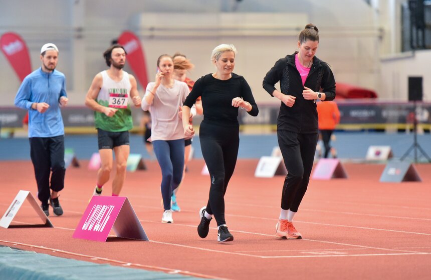 Виды спорта. 9 класс легкая атлетика. Легкая атлетика метание доклад. Проект по легкой атлетике. 9 класс легкая атлетика.